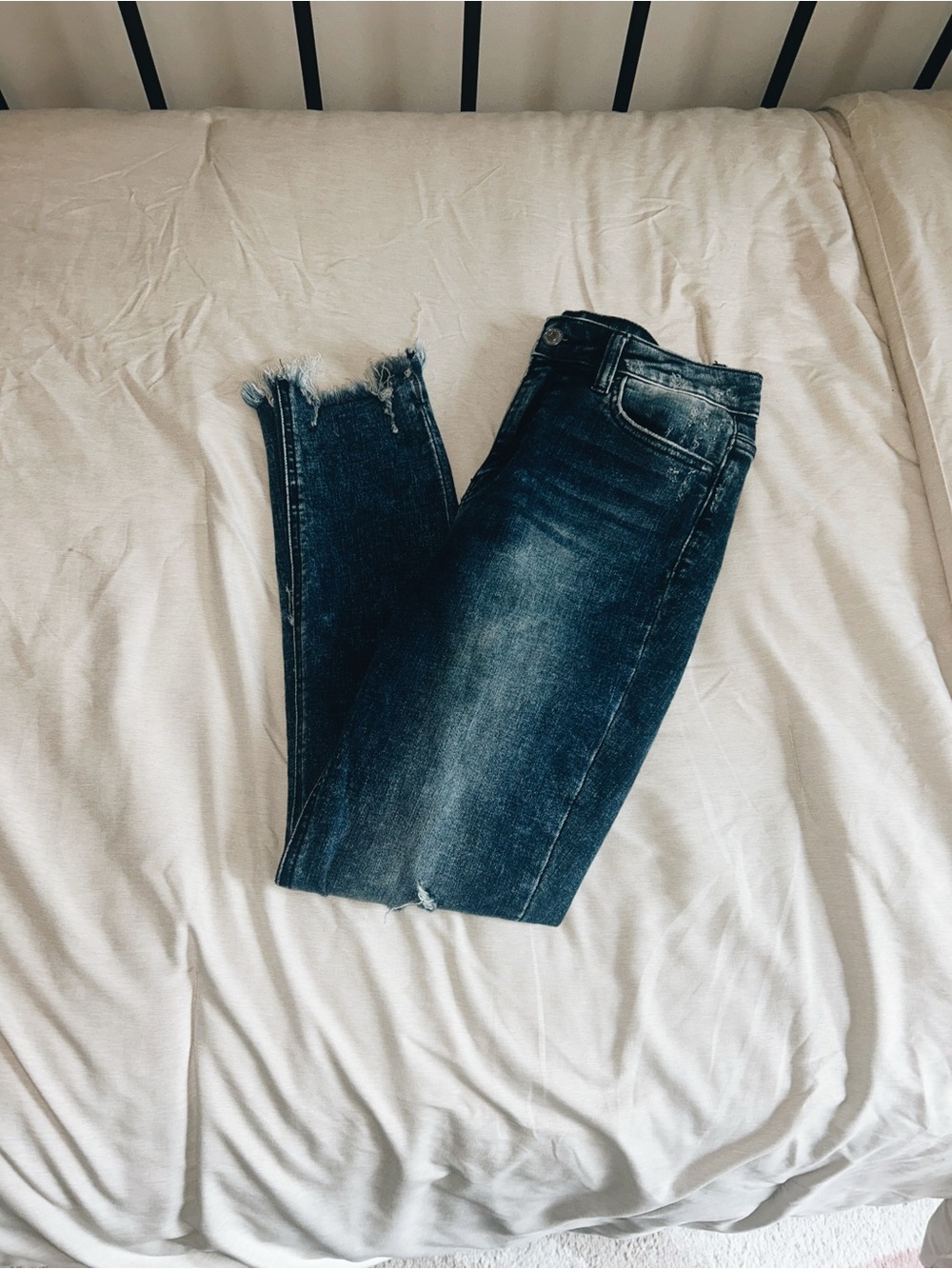 Flying monkey Dark Wash Women’s Skinny Jeans with Frayed Hem